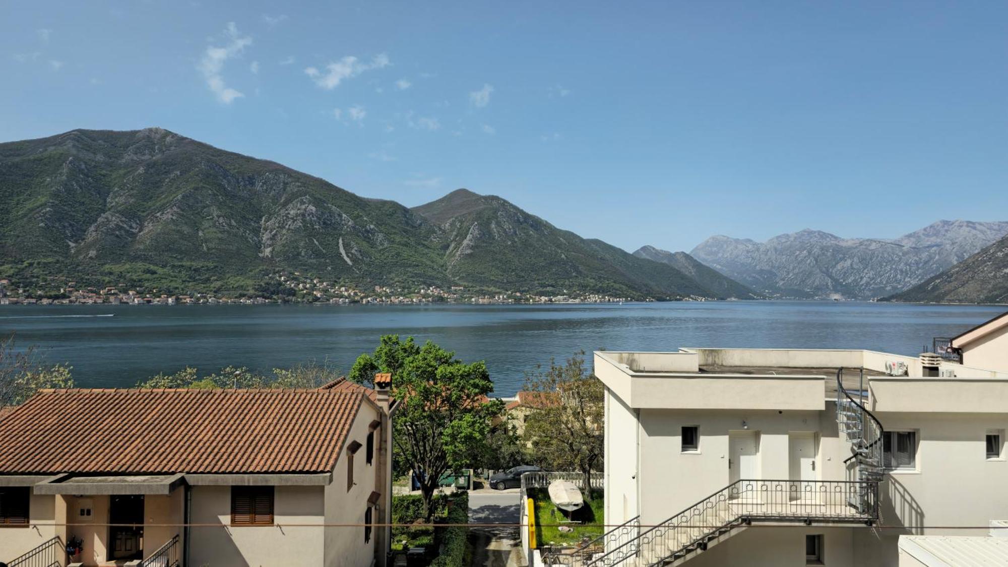 Modern Seaside Escape - Stunning Sea View - Private & Stylish Kotor Exterior foto