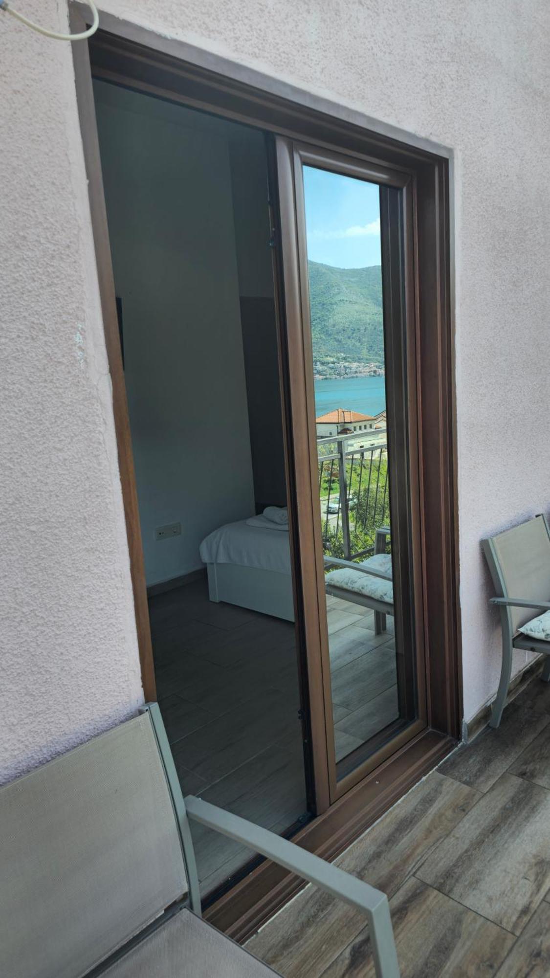 Modern Seaside Escape - Stunning Sea View - Private & Stylish Kotor Exterior foto