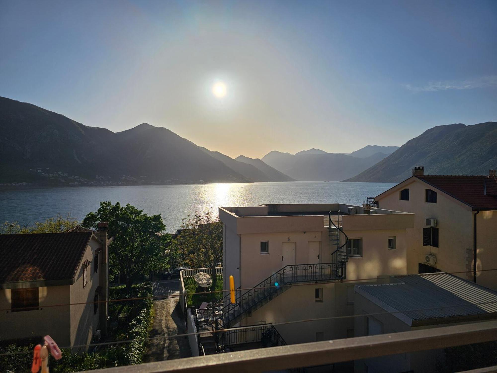 Modern Seaside Escape - Stunning Sea View - Private & Stylish Kotor Exterior foto